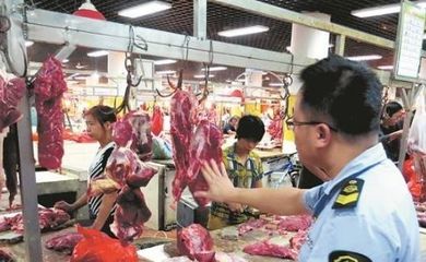 嚴厲打擊非法肉品銷售，筑牢全區農貿市場安全防線